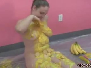 Naked filthy prostitute Danni doing a banana split